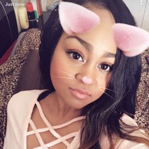 Meet your Posher, Tenia